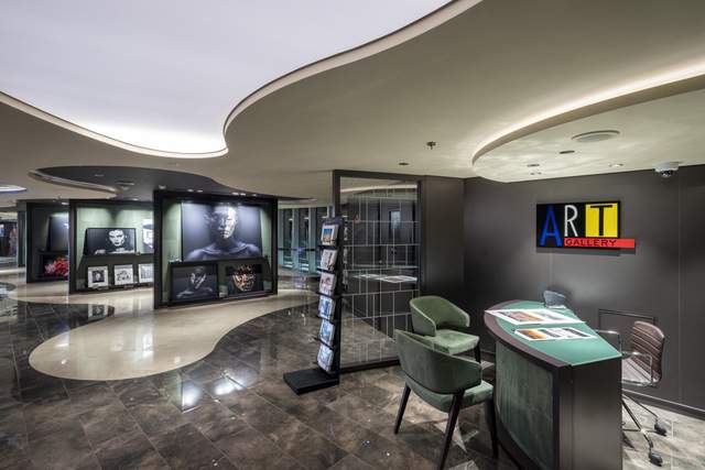 MSC Cruises MSC Seashore Art Gallery 2.jpg